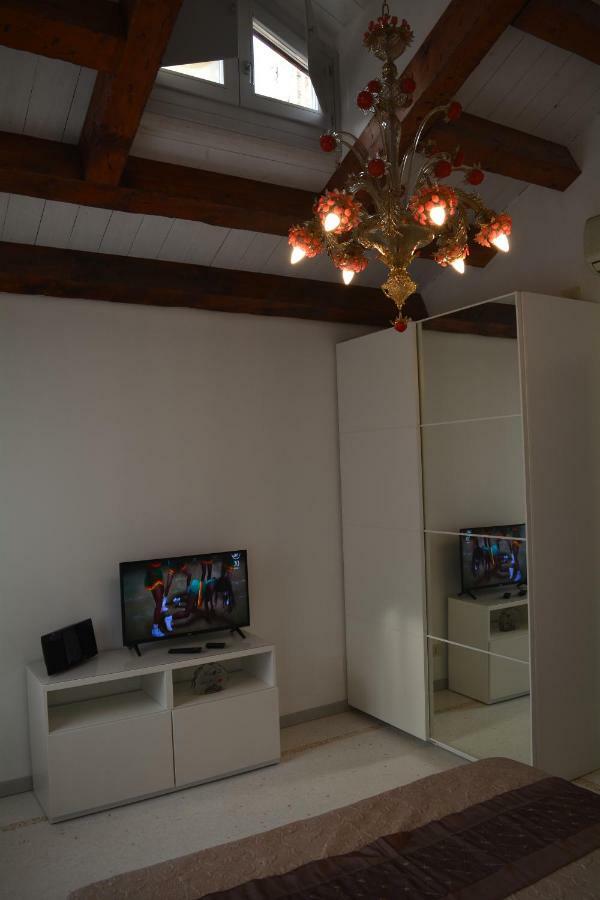 Yellow House เวนิส ภายนอก รูปภาพ